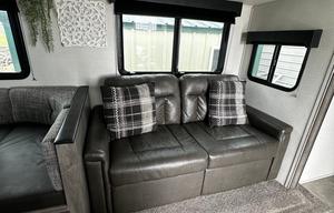 2021 Coachmen RV Apex Ultra-Lite 290BHS RV rental photo 11