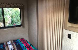 2021 Thor Motor Coach Quantum SE SE28 Ford