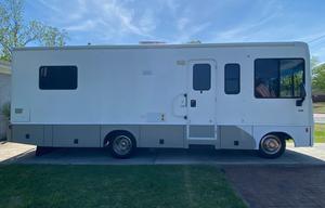 2002 Winnebago Sightseer 27C