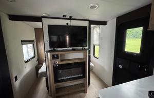 Cherokee Grey Wolf Black Label Adventure Trailer