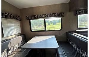 2019 Coleman Lantern 263BH –Spacious Family Camper