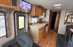 34’ Windsong RV – Low Miles, Sleeps 7