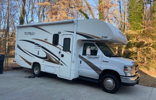 2017 Thor Motor Coach Freedom Elite 24FE "BELLA"