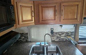 2011 Fleetwood RV Storm 32BH RV rental photo 37