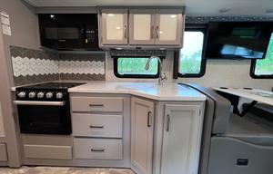 Large Luxury RV with Bunkbeds, Delivery Offered!
