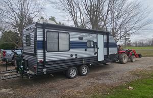 2022 Cherokee Grey Wolf 19SM RV rental photo 6