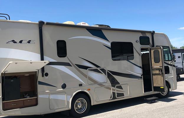 2016 Thor Motor Coach ACE 29.3 RV rental photo 1