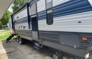 2021 Cherokee Grey Wolf- FREE DELIVERY TO CG LAKE