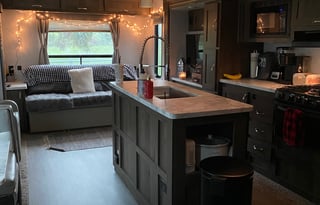 Glampin’ with Sam & Co — 2021 Silver Lake 29K2S