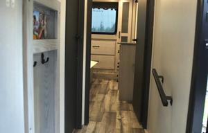 Adventure RV for Rent Sleeps 7, Bunkhouse + Loft!