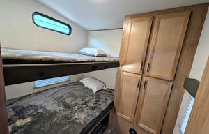 Cherokee Arctic Wolf | Luxury 5th Wheel Bunkhouse
