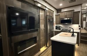 2023 Fifth Wheel RiverStone 45BATH DELIVERY ONLY