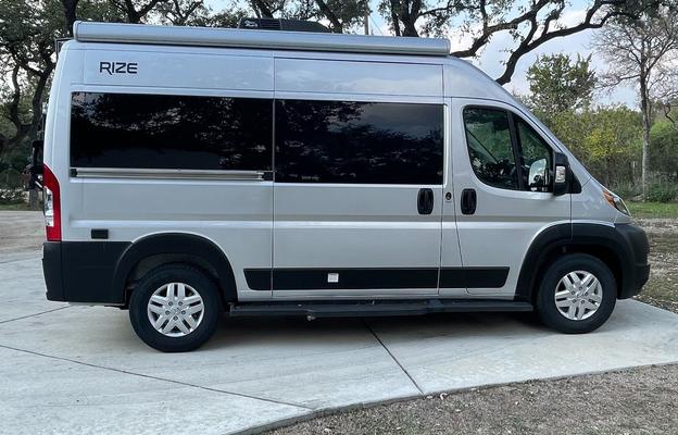 2023 Thor Motor Coach Rize 18M