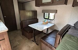 2021 Dutchmen RV Coleman Lantern LT Series 17B RV rental photo 5