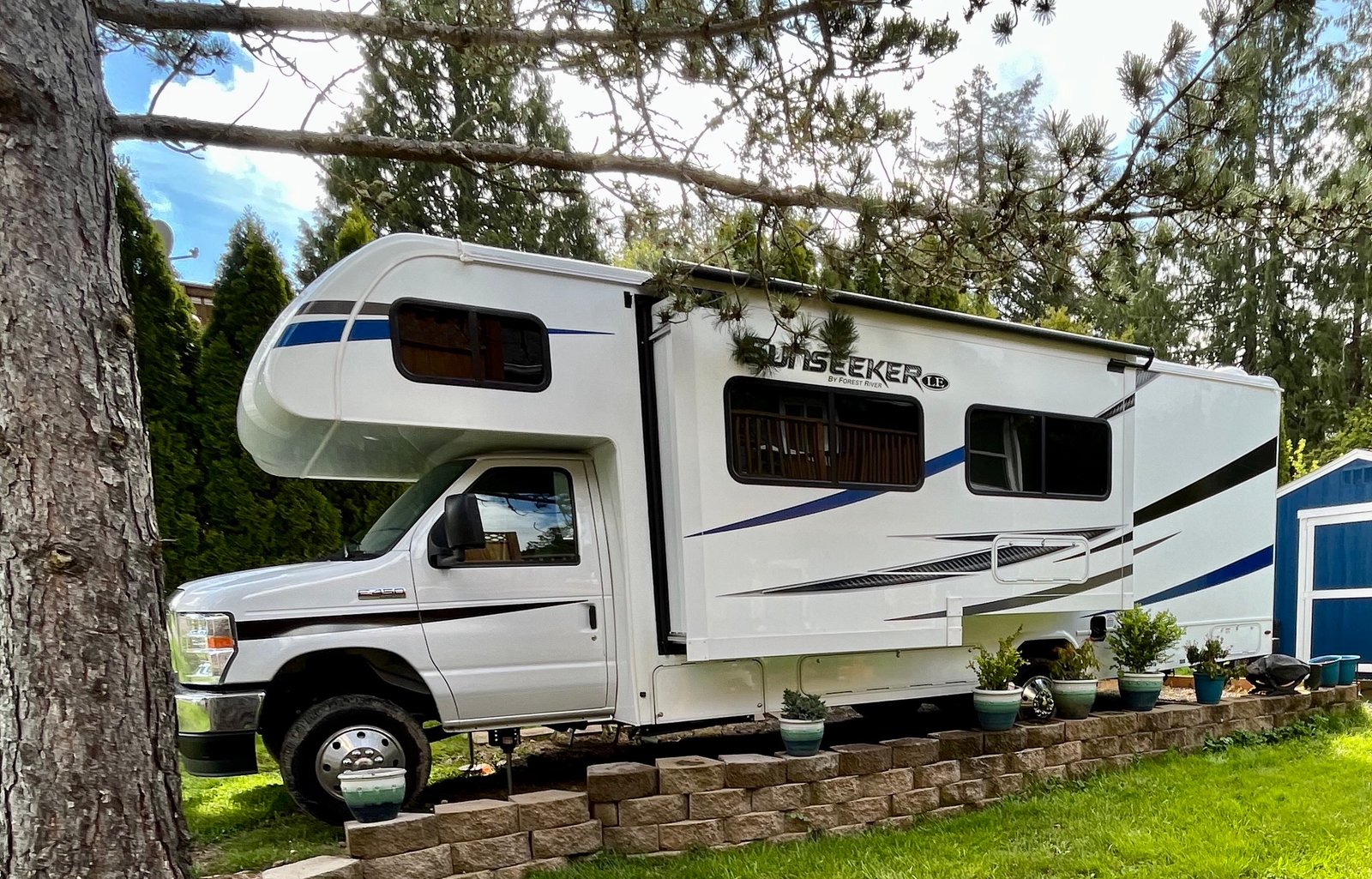 2021 Forest River Sunseeker LS 2550 26K **Extras**