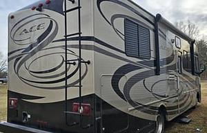2012 ACE 29 1 RV rental photo 3