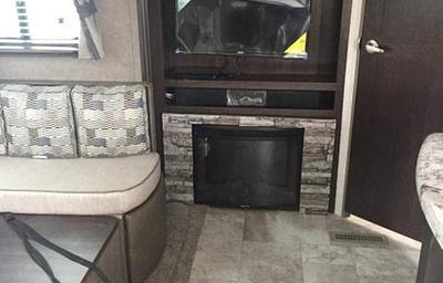 2017 Surveyor 265RLDS