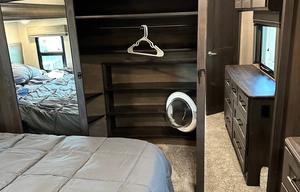 Brand New Glamping 5th Wheel- No Towing Necessary