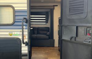 2022 Cherokee Grey Wolf 23DBH RV rental photo 2