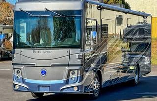 Holiday Rambler Luxury Coach /2 Full Baths & Bunks