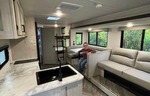 2023 EAST TO WEST Della Terra 255BHLE