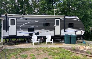 Beautiful stationary RV at an attractive place!