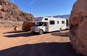 Thor Majestic 28' Motorhome - Class C RV
