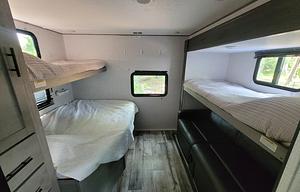 2022 Dutchmen RV Coleman Light 3215BH RV rental photo 4