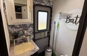 “Miami Vibe”, Family Friendly Resort on wheels!