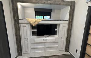 Huge 2 bedroom 2 bathroom 5th wheel
