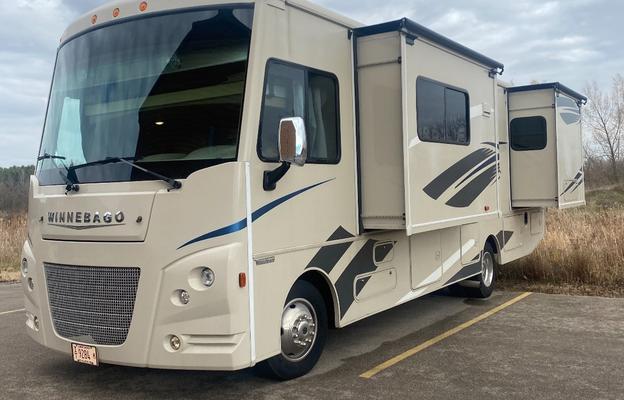 2017 Winnebago Vista LX 30T