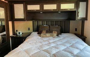 Spectacular and Super Comfortable Fifth Wheel