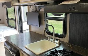 Light and easy Winnebago bunkhouse. Pet friendly