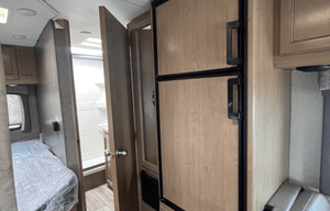 Seats / Sleeps 5, Pet friendly Camper