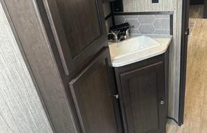 2020 Cruiser Shadow Cruiser 240BHS