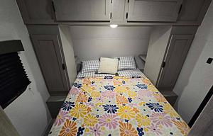 Brand New Viking, Spacious and Clean "The Beehive"