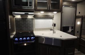 New RV. Sleeps 9! Unlimited Miles! Generator.