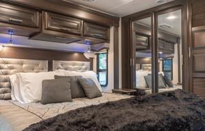 Luxury Home - King Bed, Washer/Dryer (PW17)