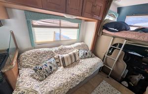 2011 Four Winds RV Chateau 31B RV rental photo 11