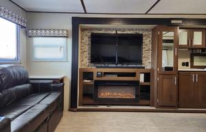 2019 Prime Time RV Avenger ATI 28REI RV rental photo 7