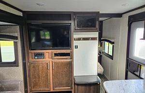2019 Jay Flight 28BHBE RV rental photo 8