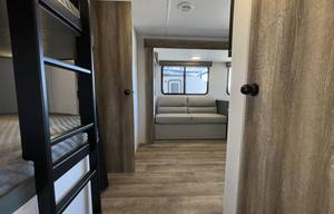 Close to Hallett and Keystone Lake!