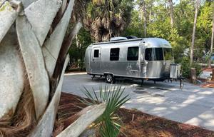 Magnolia 3-AIRSTREAM Bambi Sport 22 *FULLY Loaded*