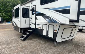 2021 Montana RV – Optional Truck Rental Available!
