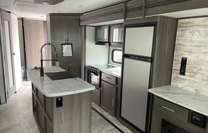 2021 Dutchmen RV Kodiak Ultra-Lite 313RLSL RV rental photo 8