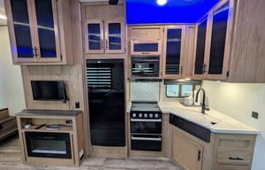 Cherokee Arctic Wolf | Luxury 5th Wheel Bunkhouse