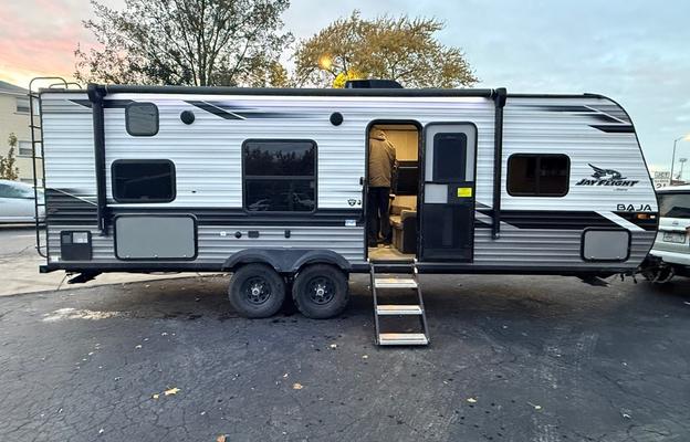 TT2 - 10 Person w/ Bunk- The RV Rental Factory