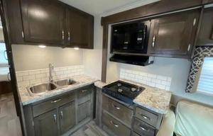 2019 Redhawk 31XL RV rental photo 6