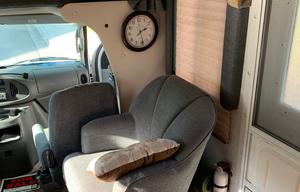 COMFORT HAVEN Class C 26’ - Sleeps 6
