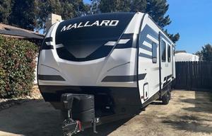 Spacious Family Friendly 35 Ft Bunkhouse